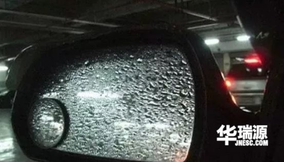 雨雪天气开车视线不好，这个物件就可以帮你解决大问题