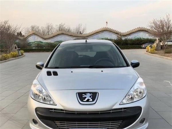 太空舱标致207，20十大，两厢，1.4L手工驭乐版