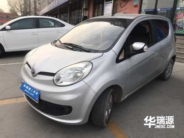 国产微型车奔奔LOVE，外观圆润饱满，空间够用舒适