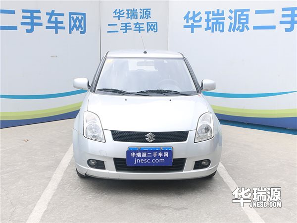 2万元二手车,银灰色铃木雨燕,保养仔细车子的状况好