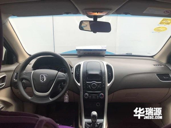 紧凑车型宝骏610,空间舒适储物空间超大