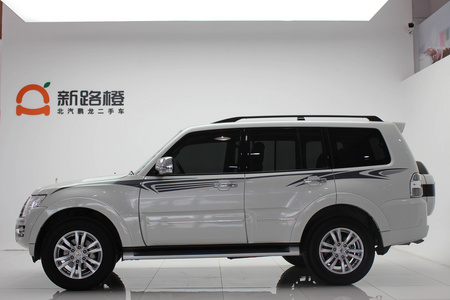 德州二手三菱帕杰罗 2018款 帕杰罗97 GLS3.8L 五门中东版 天窗自动