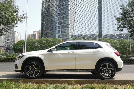 北京二手奔驰GLA 2018款 GLA 220 4MATIC 运动版