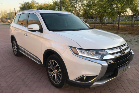 唐山二手三菱欧蓝德 2018款 2.4L CVT 四驱 豪华版 7座