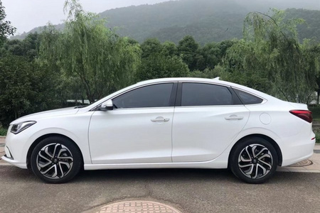 武汉二手长安逸动 2013款 1.6L 自动 尊贵型 京5