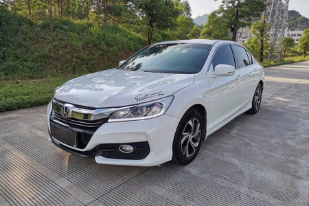 桂林二手本田雅阁 2016款 2.0L CVT 豪华版
