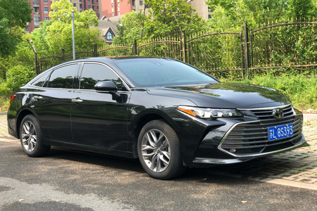 镇江二手丰田亚洲龙 2019款 2.0L CVT 豪华版 国VI