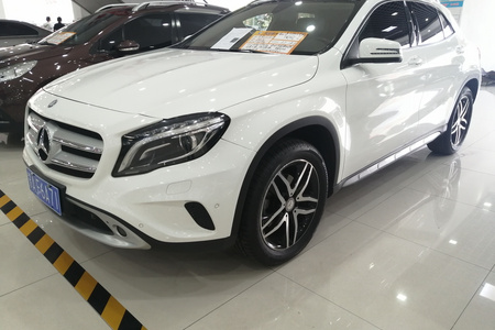 呼和浩特二手奔驰GLA 2017款 GLA 220 4MATIC 时尚版