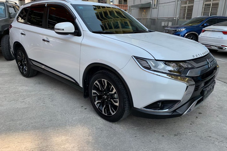 桂林二手三菱欧蓝德 2019款 2.4L CVT 四驱 致享版 5座 国V