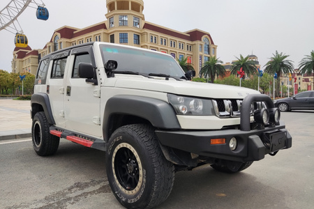 咸宁二手北京BJ40 2016款 BJ40L 2.3T 手自一体 四驱 尊享版