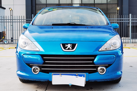 珠海二手标致307 2010款 两厢 1.6L 自动 豪华版
