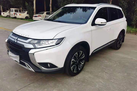唐山二手三菱欧蓝德 2020款 2.0L CVT 两驱 畅享版 5座