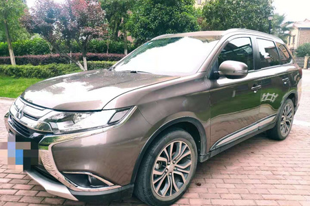 宜昌二手三菱欧蓝德 2017款 2.0L CVT 两驱 荣耀版 5座