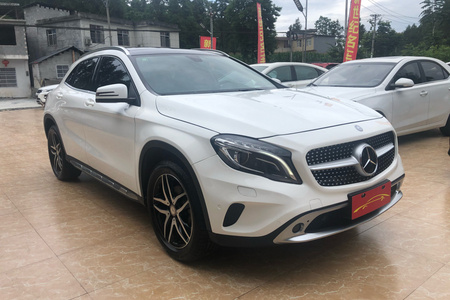 恩施二手奔驰GLA 2015款 220 4MATIC 时尚型