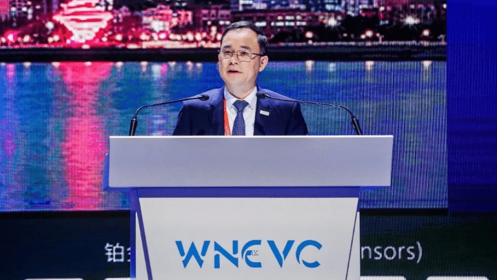 三家知名车企今年宣布停售燃油车计划，燃油车还能开多长时间？